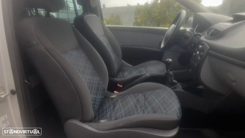 Renault CLIO 1.5 DCI - 30