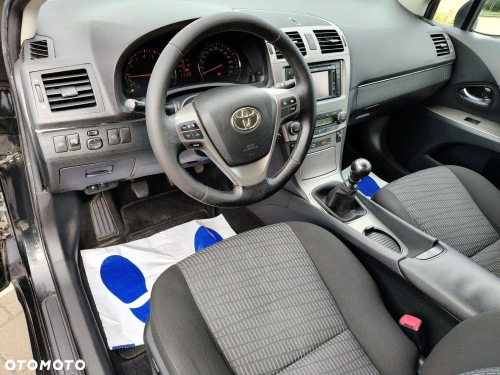Toyota Avensis 1.8 Sol plus NAVI - 20