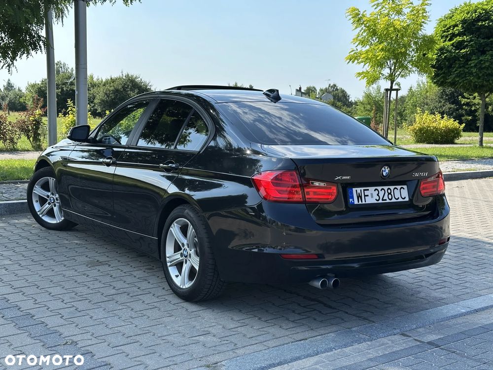 BMW Seria 3 328i xDrive Luxury Line - 10