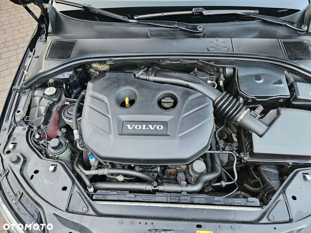 Volvo V70 2.0T R-Design - 7