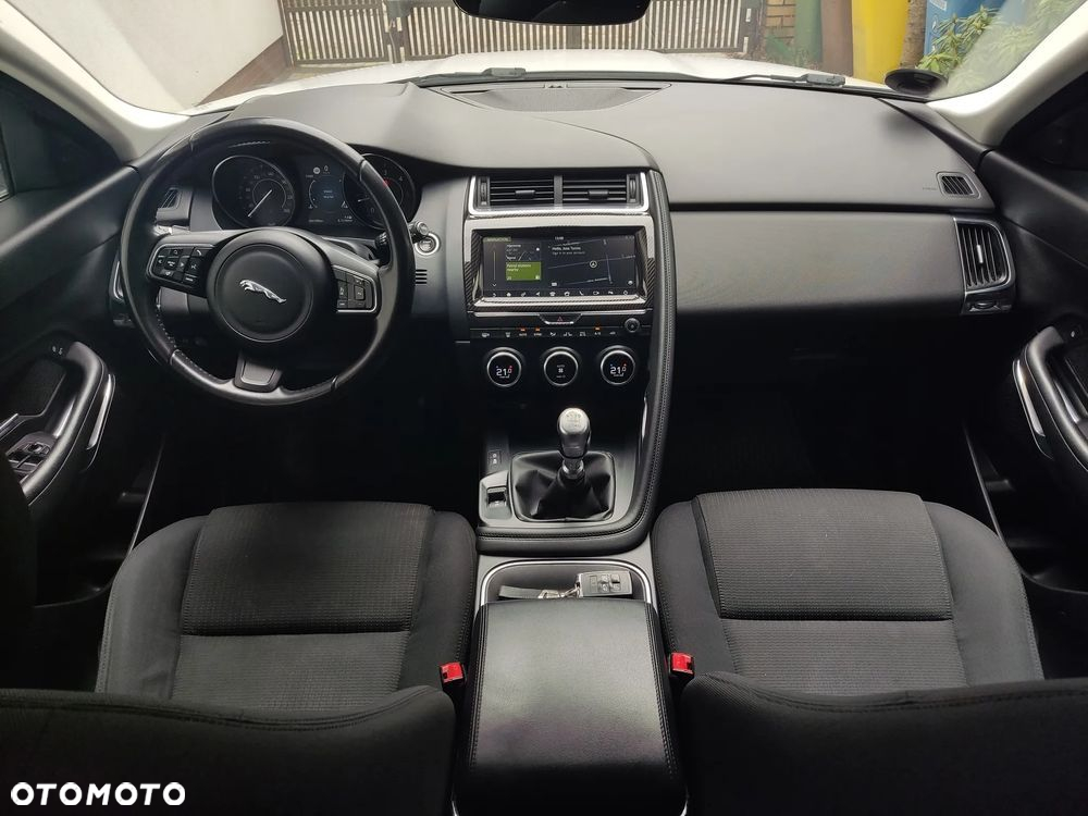 Jaguar E-Pace - 36