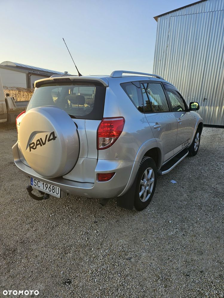 Toyota RAV4 2.2 D-4D X - 2