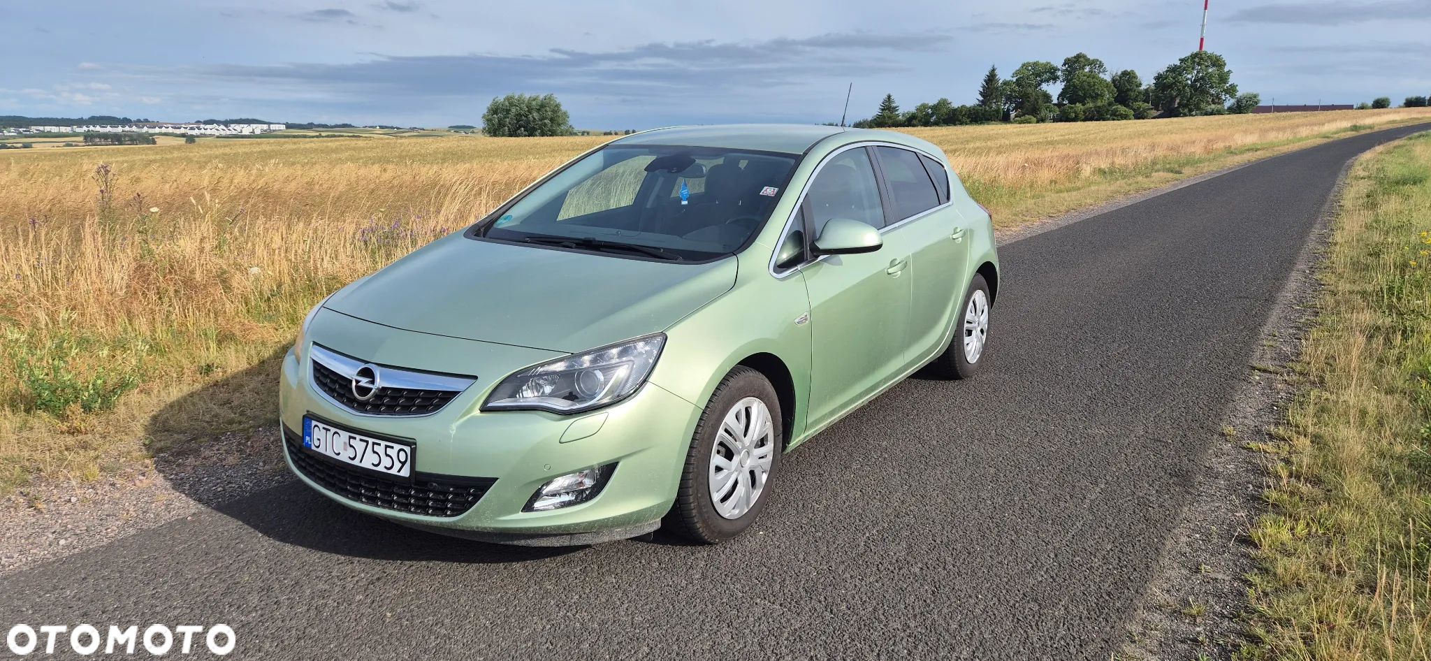 Opel Astra GTC 1.6 Turbo Innovation - 1