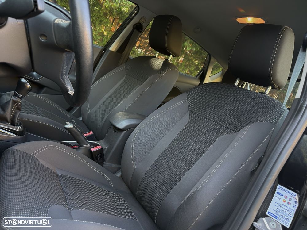 Ford Fiesta 1.0 T EcoBoost Titanium - 27
