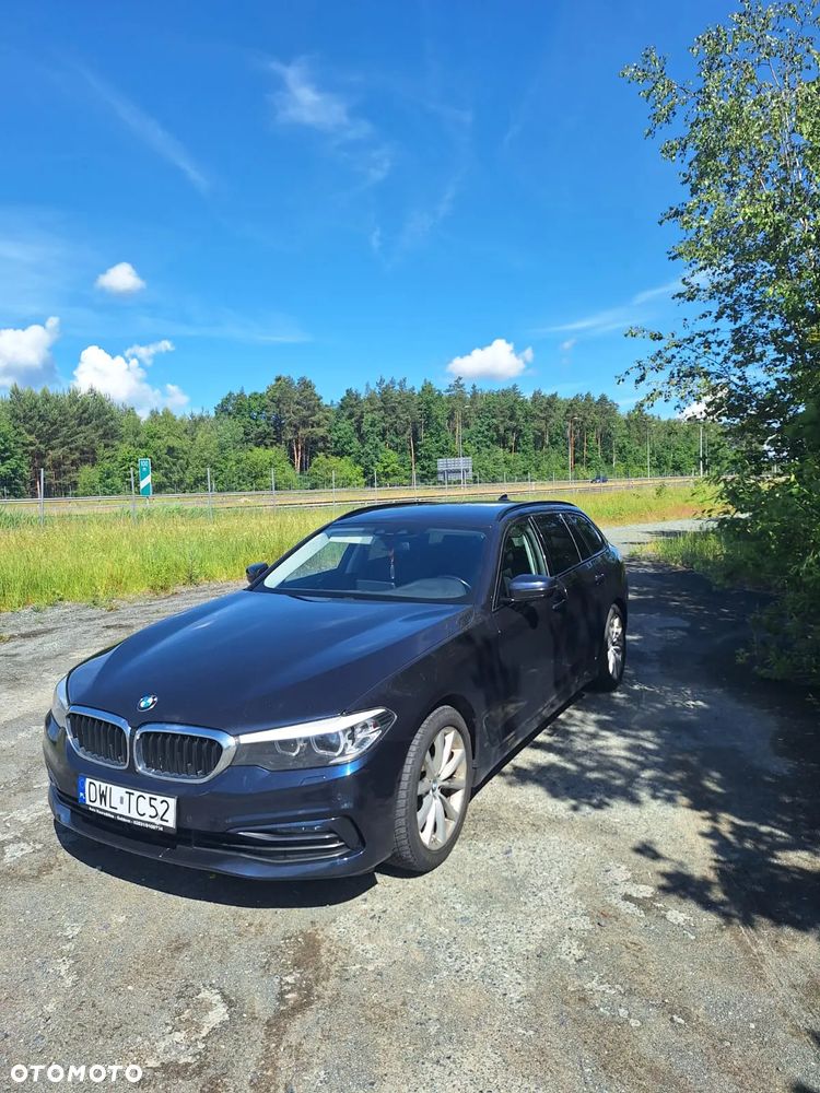 BMW Seria 5 525d Sport Line - 2