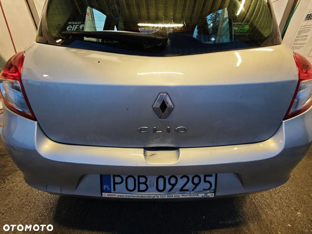 Renault Clio 1.2 16V 75 Dynamique - 19