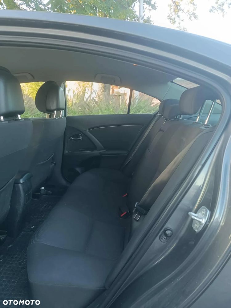 Toyota Avensis 2.0 D-4D Sol - 9