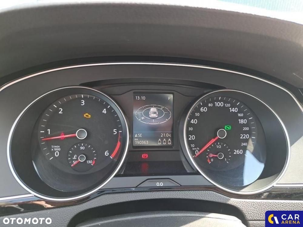 Volkswagen Passat - 15