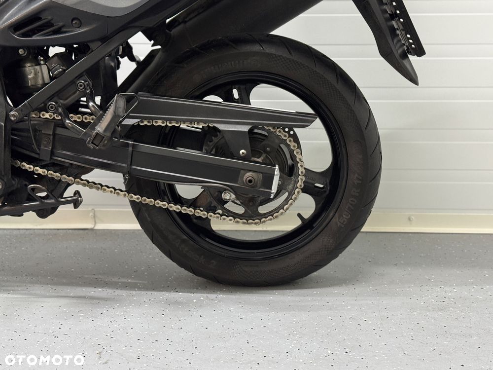 Suzuki V-STROM - 16