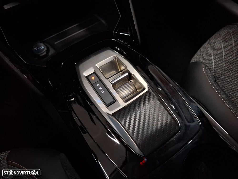 Peugeot 208 1.2 Hybrid Allure e-DCS6 - 18