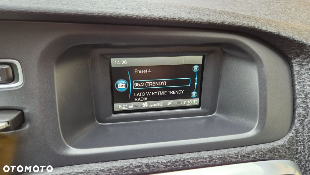 Volvo V40 T2 Momentum - 19