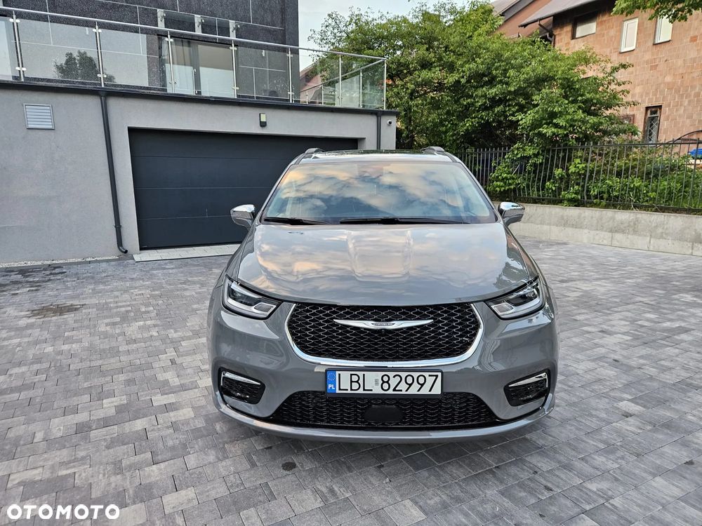 Chrysler Pacifica - 8