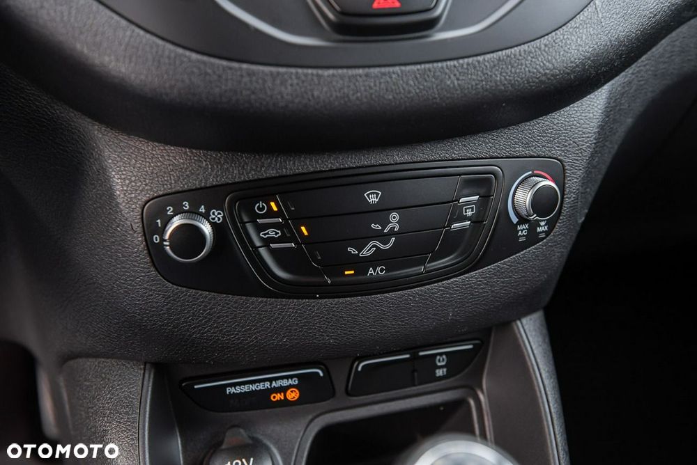 Ford Tourneo Courier - 20