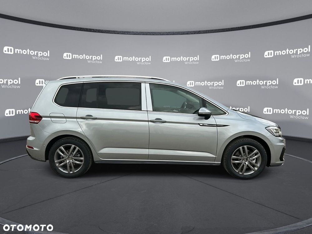 Volkswagen Touran - 12