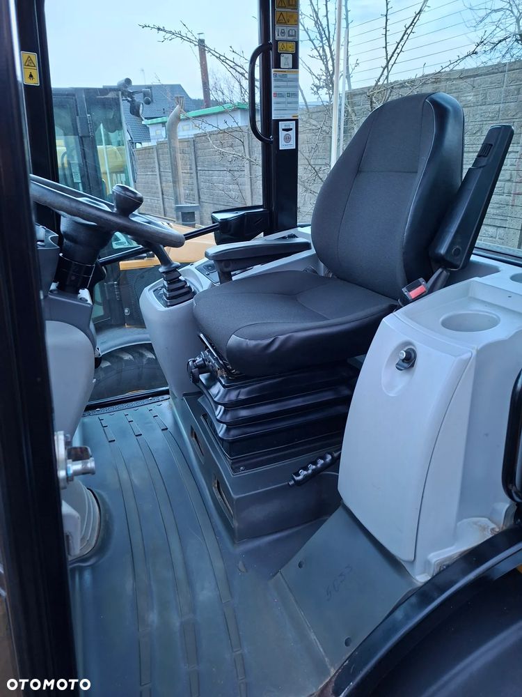 Caterpillar CAT 908 M - 20