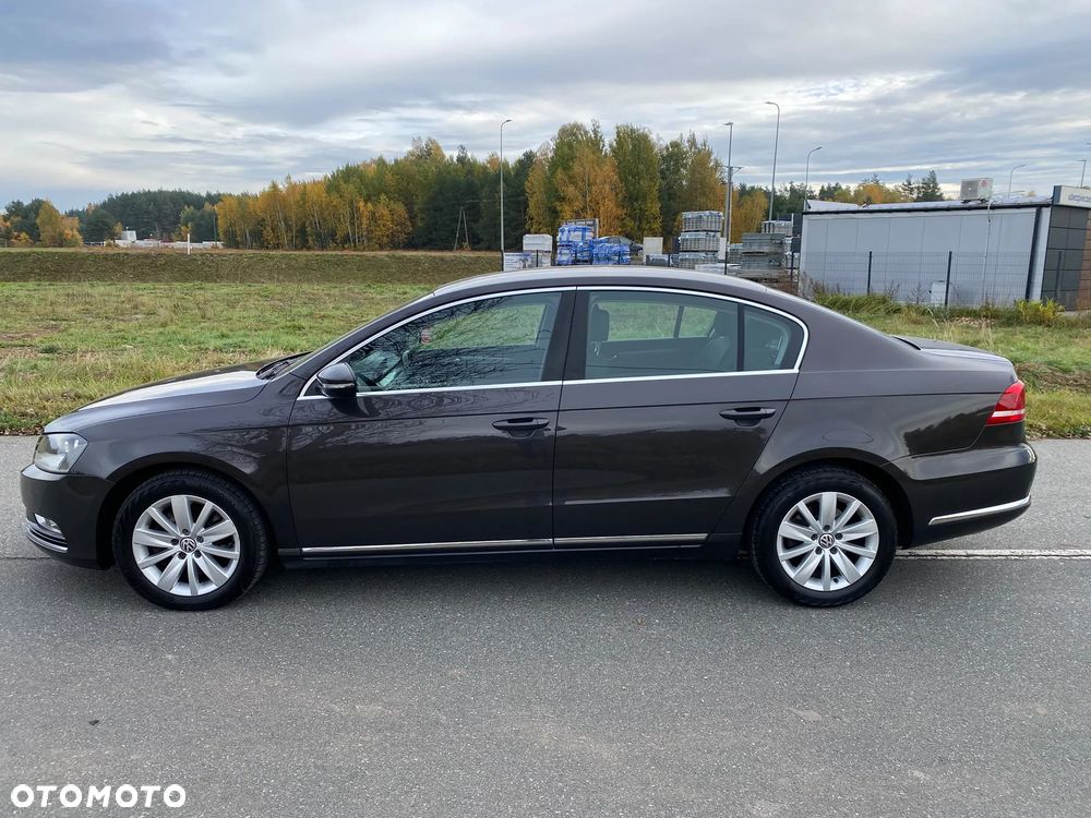 Volkswagen Passat - 8