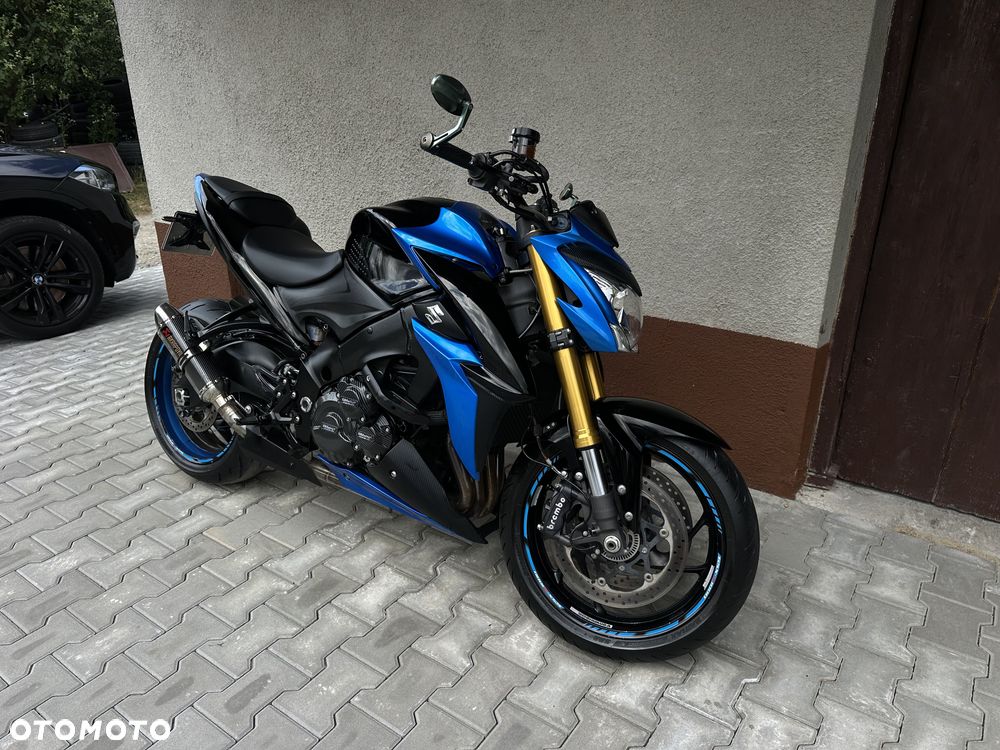 Suzuki GSX - 3