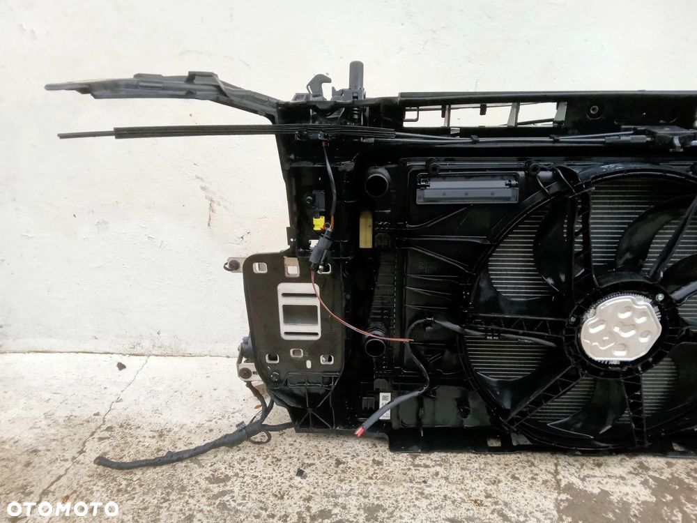 AUDI Q3 II 83A  - PAS PRZEDNI CHŁODNICE WENTYLA - 6