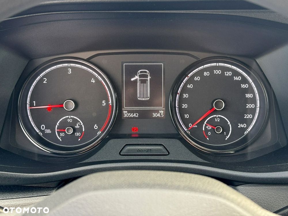 Volkswagen Transporter - 30