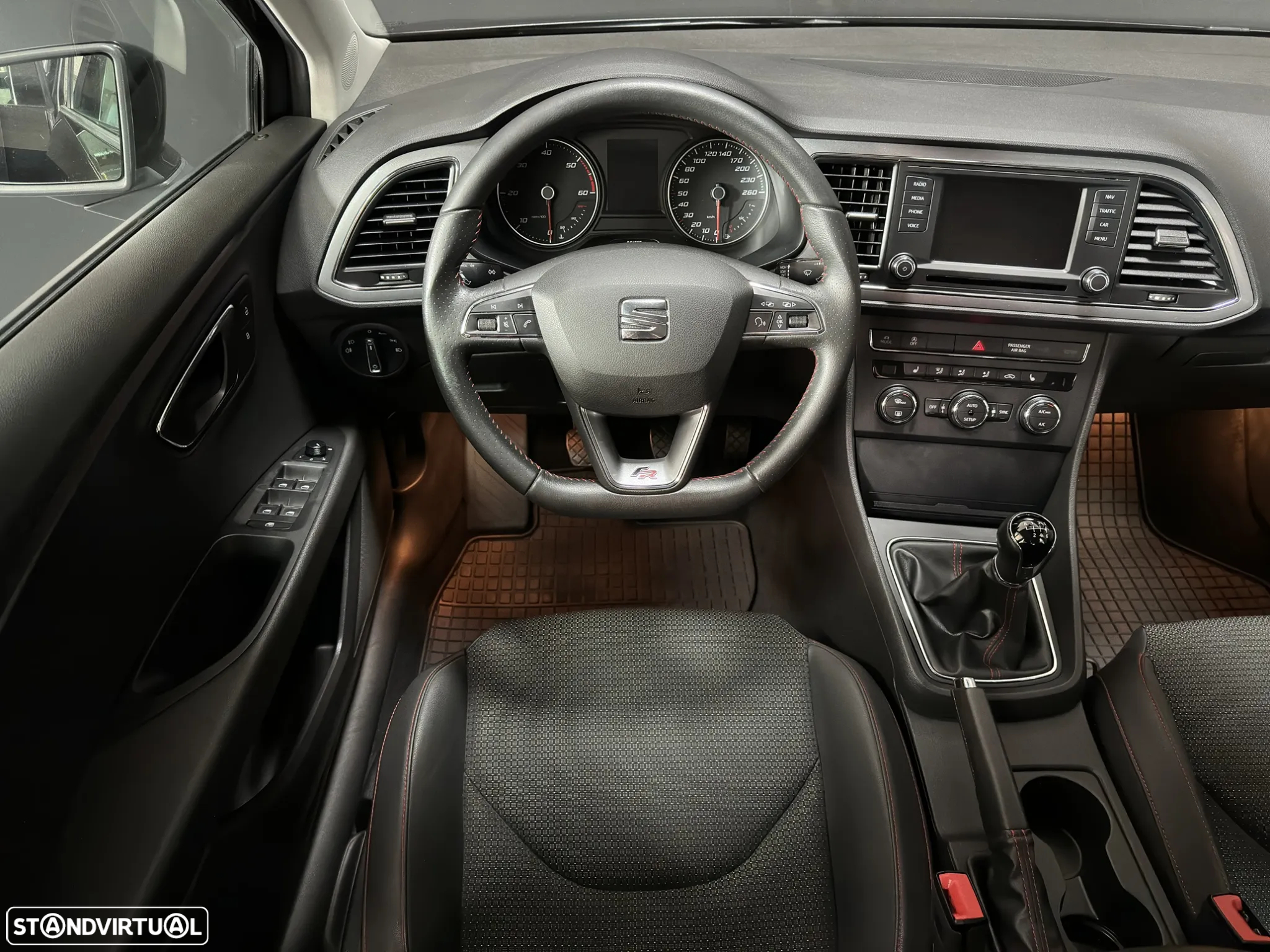 SEAT Leon 2.0 TDI DPF FR - 14