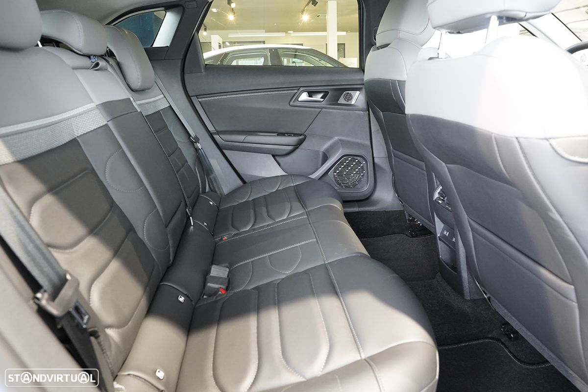 Citroën C5 X 1.6 Hybrid Plus e-EAT8 - 22