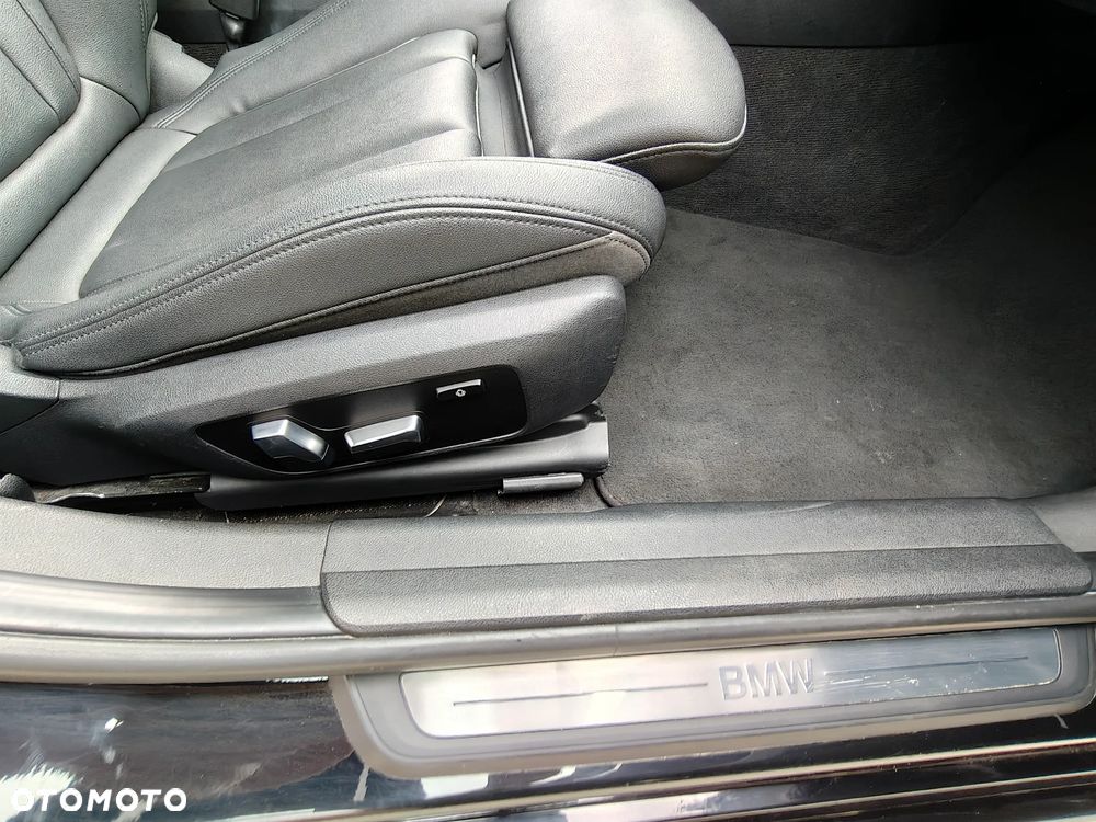 BMW Seria 3 330i Advantage sport - 18