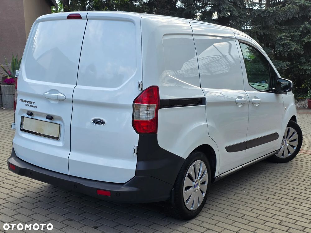 Ford Transit Courier - 4