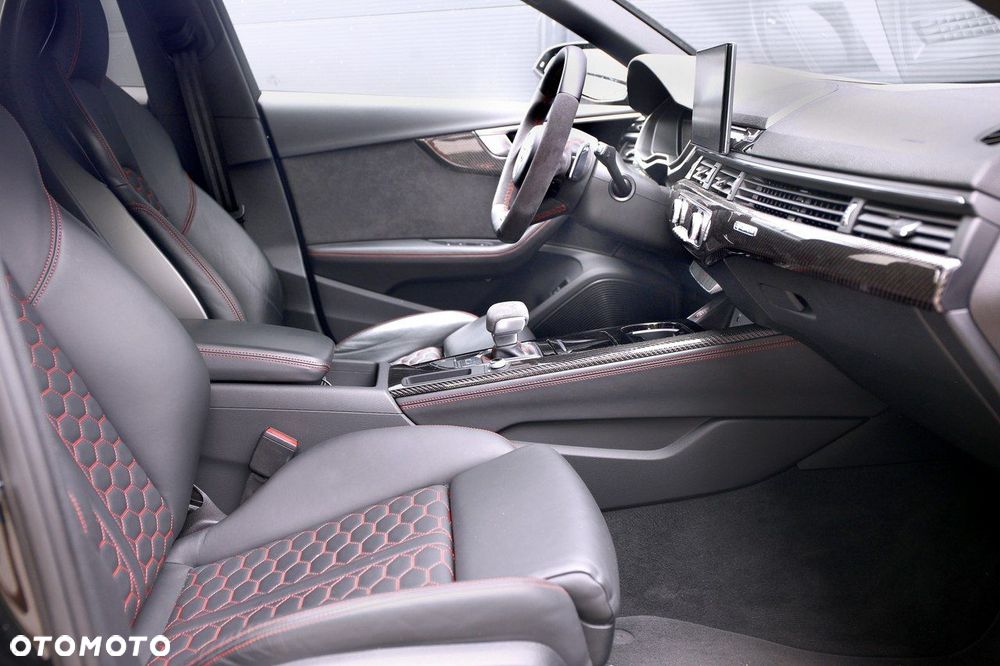 Audi RS4 Limousine - 19