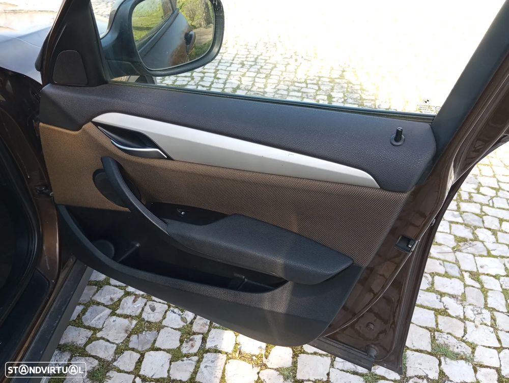 BMW X1 20 d sDrive - 41