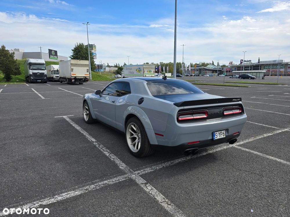 Dodge Challenger - 7