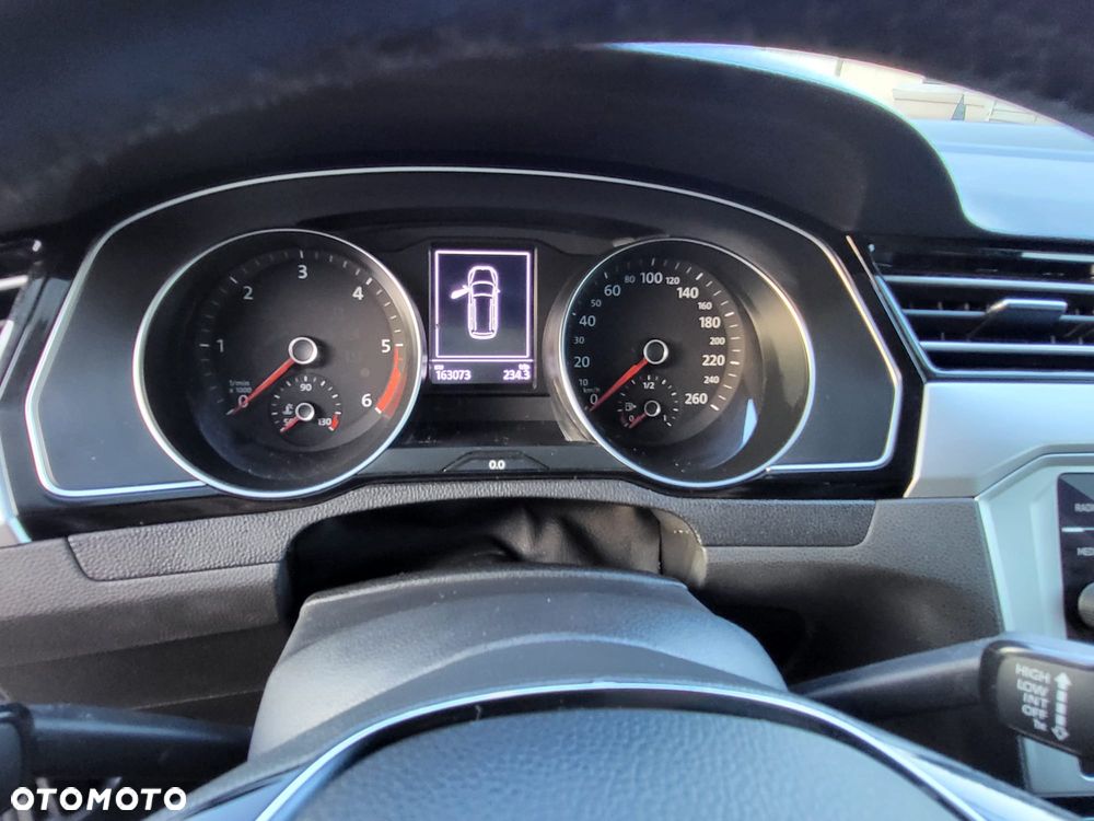 Volkswagen Passat 2.0 TDI BMT Comfortline - 22