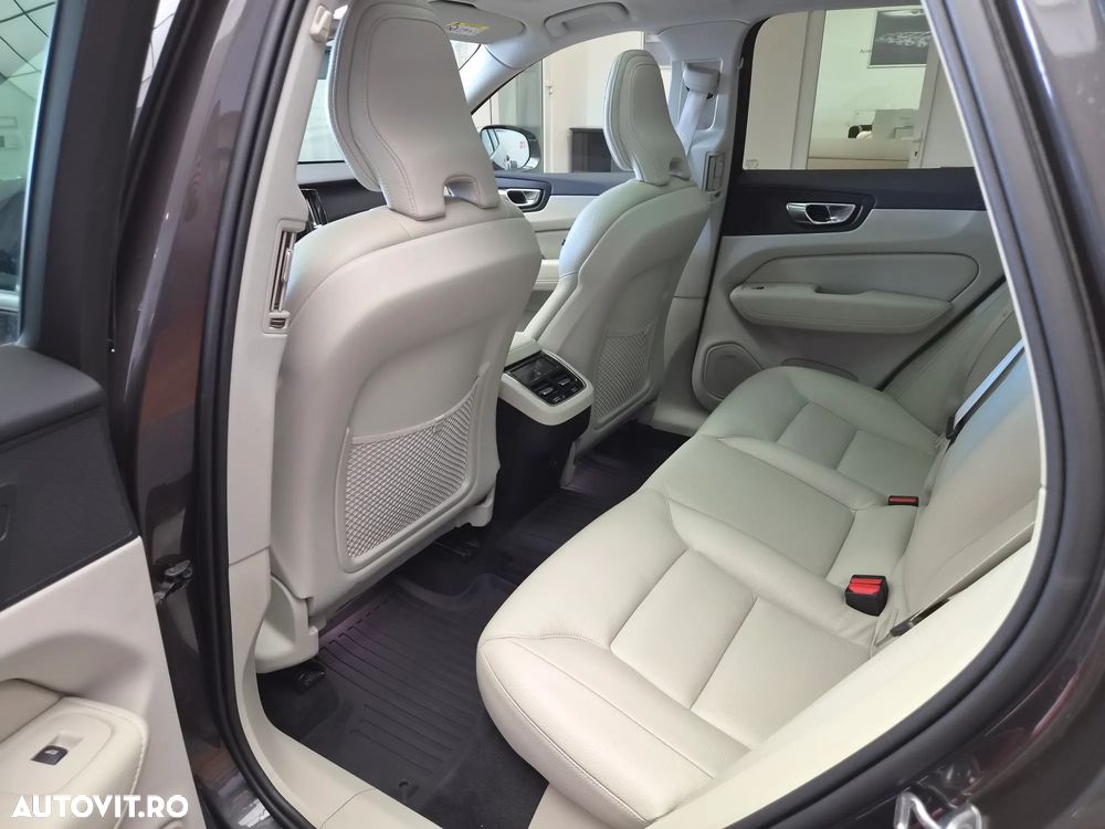 Volvo XC 60 B4 MHEV AT8 AWD Inscription - 11