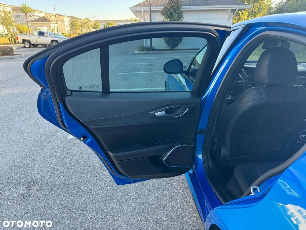 Alfa Romeo Giulia 2.0 Turbo 16V AT8-Q4 Ti - 13