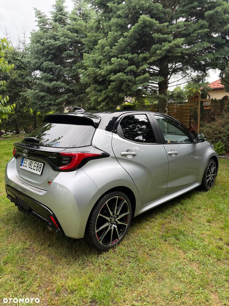 Toyota Yaris Hybrid 1.5 GR Sport - 3