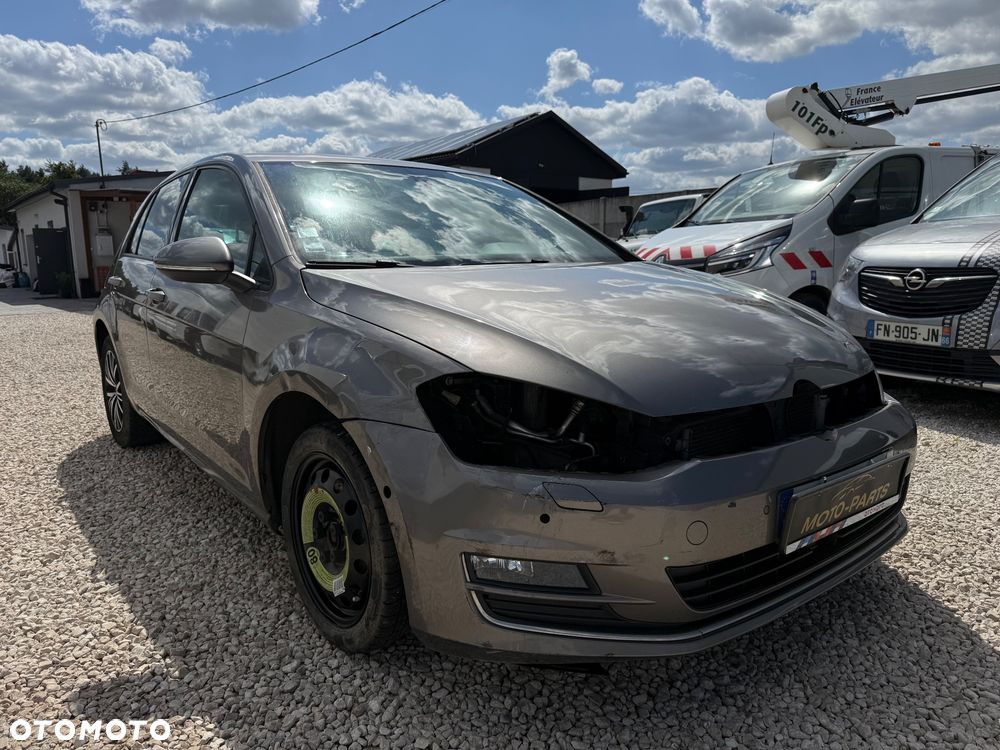 Volkswagen Golf - 6