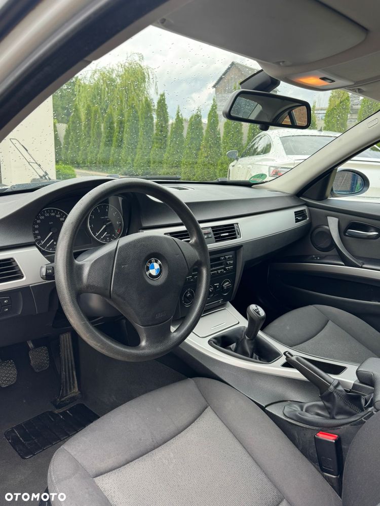 BMW Seria 3 320i - 15