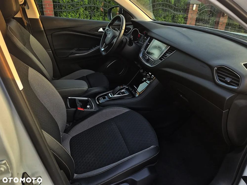 Opel Grandland X 1.6 T PHEV 4x4 Design&Tech - 6