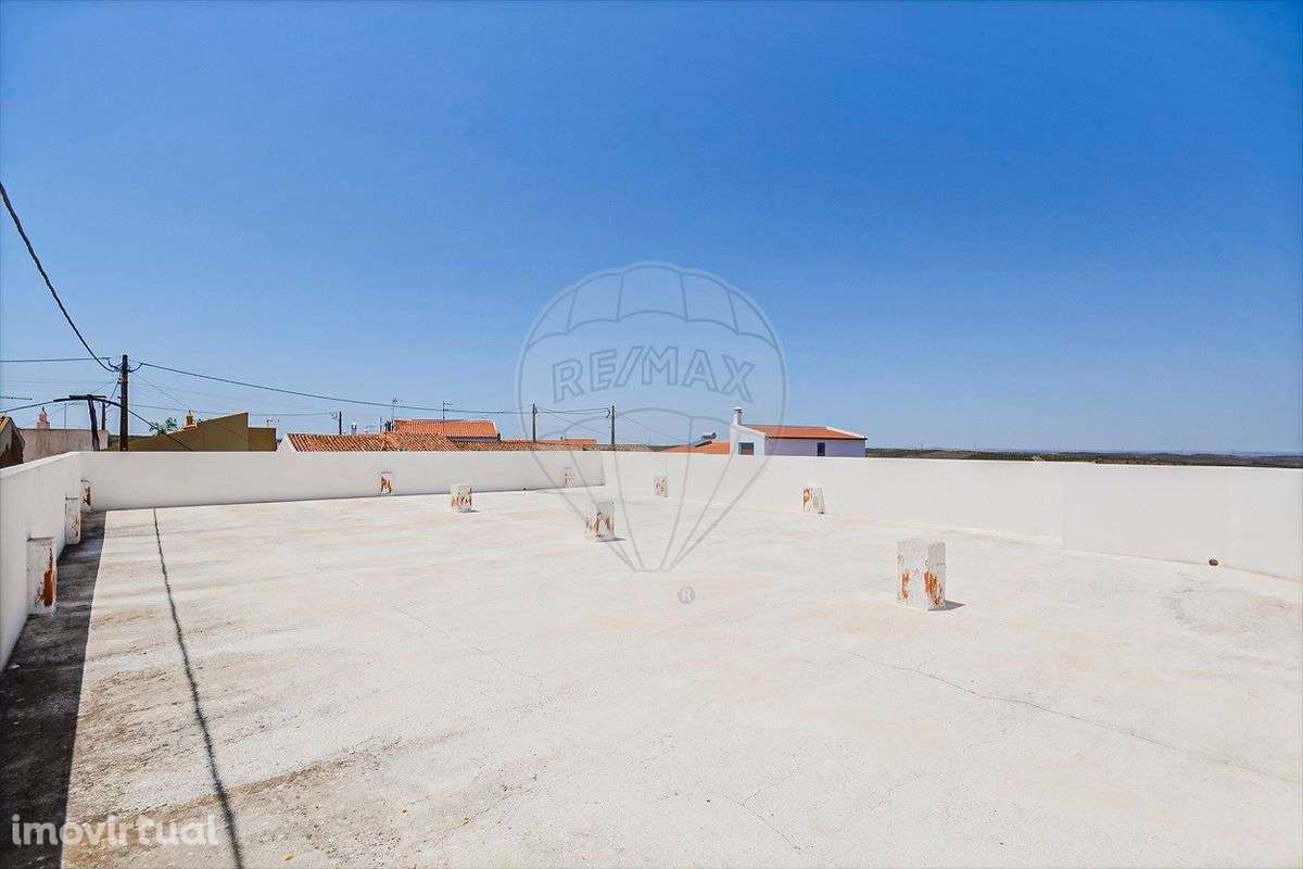 Moradia T1 para venda - Grande imagem: 2/12