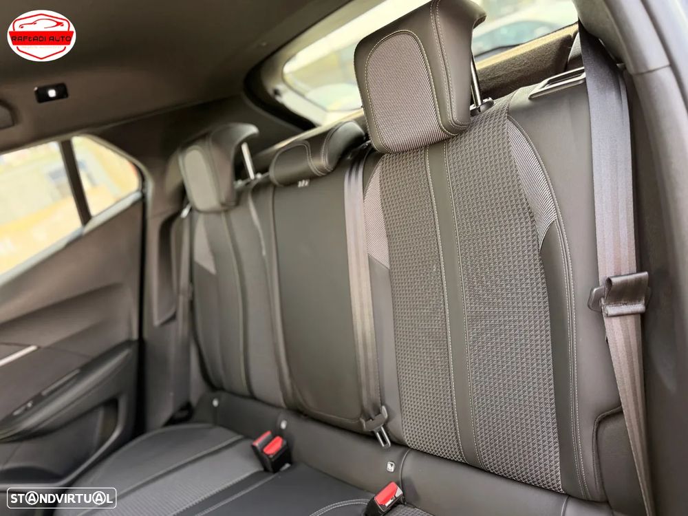 Peugeot 2008 1.2 PureTech GT Line - 15