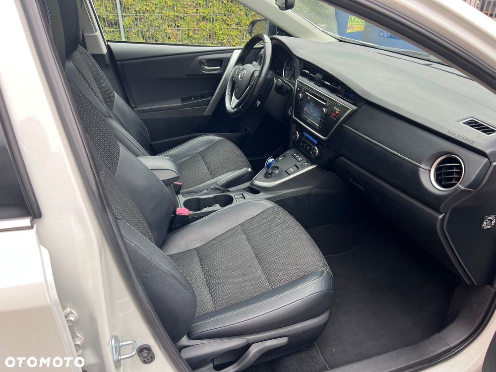 Toyota Auris 1.8 HSD Luna - 17