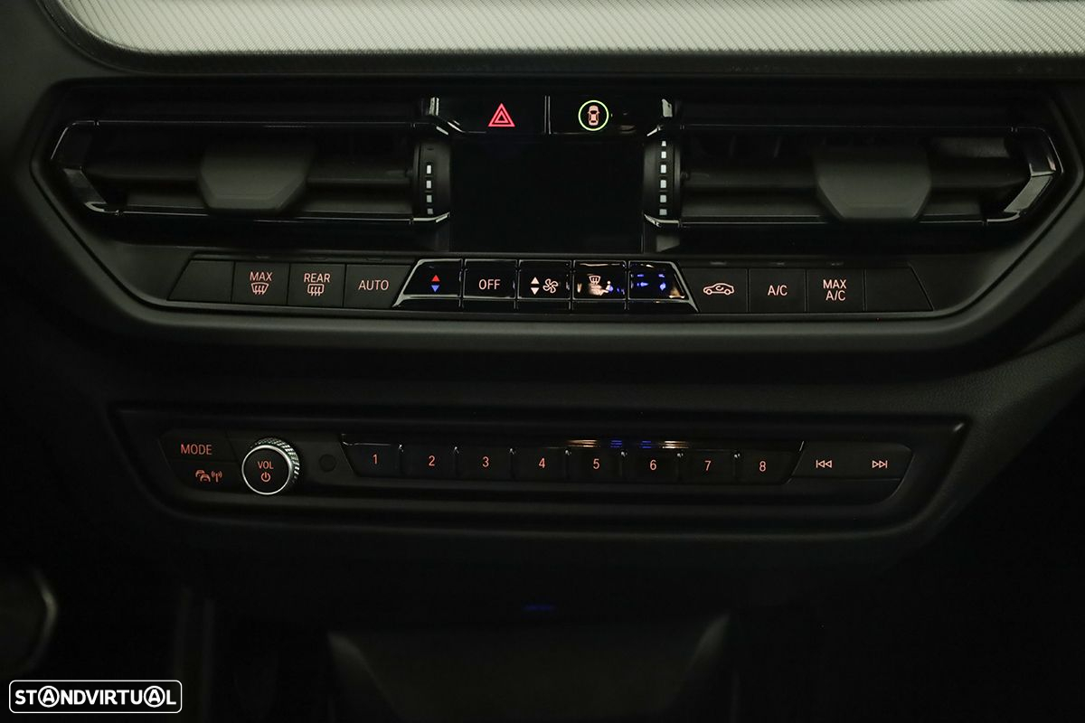 BMW 116 d Pack Desportivo M Auto - 17