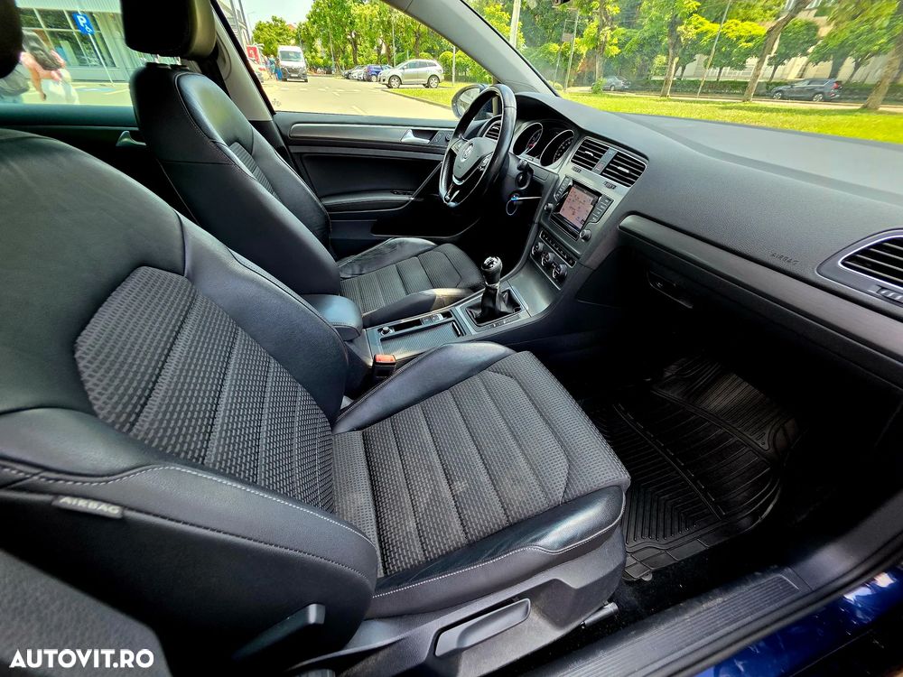 Volkswagen Golf - 9