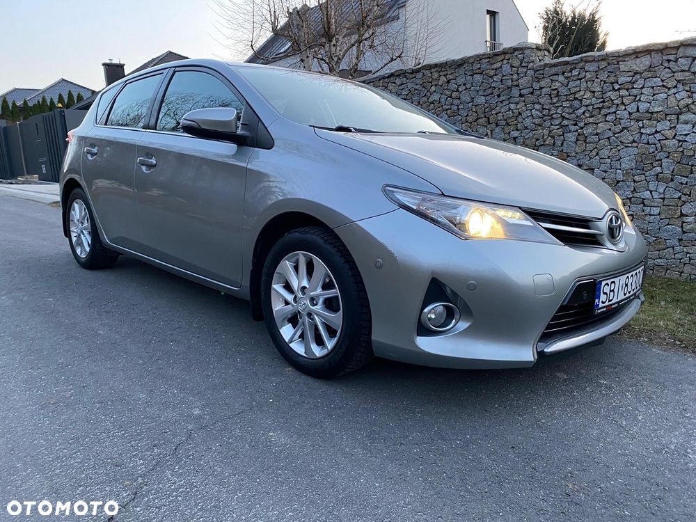 Toyota Auris 1.6 Premium - 19
