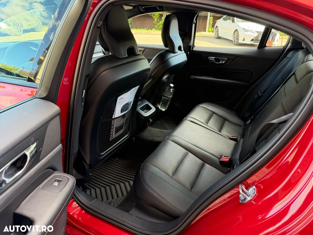 Volvo S60 T4 R-Design - 11