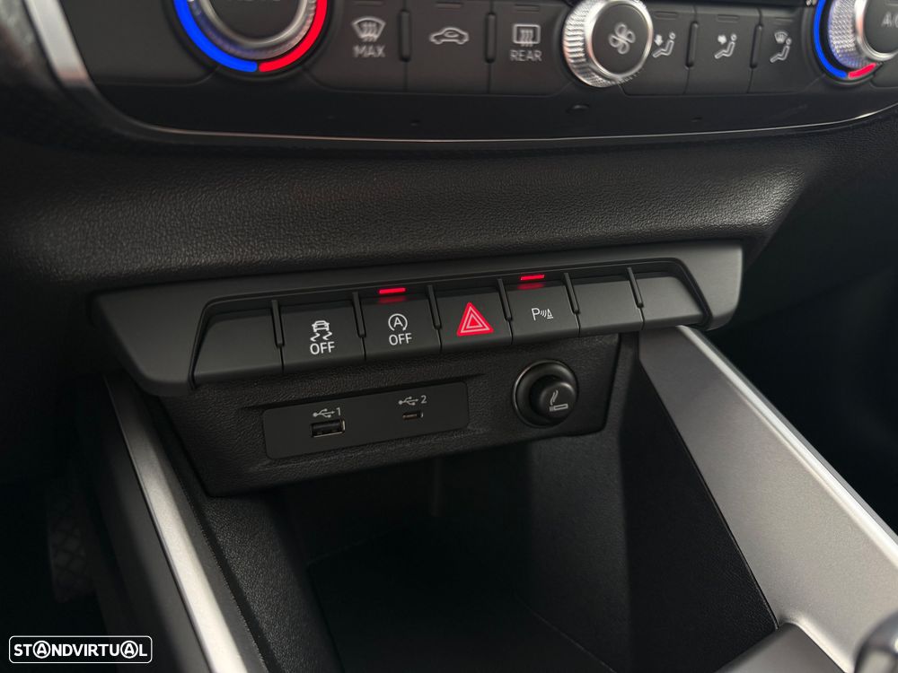 Audi A1 Sportback 30 TFSI Advanced S tronic - 32