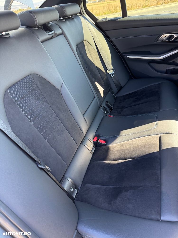 BMW Seria 3 320i xDrive AT - 16