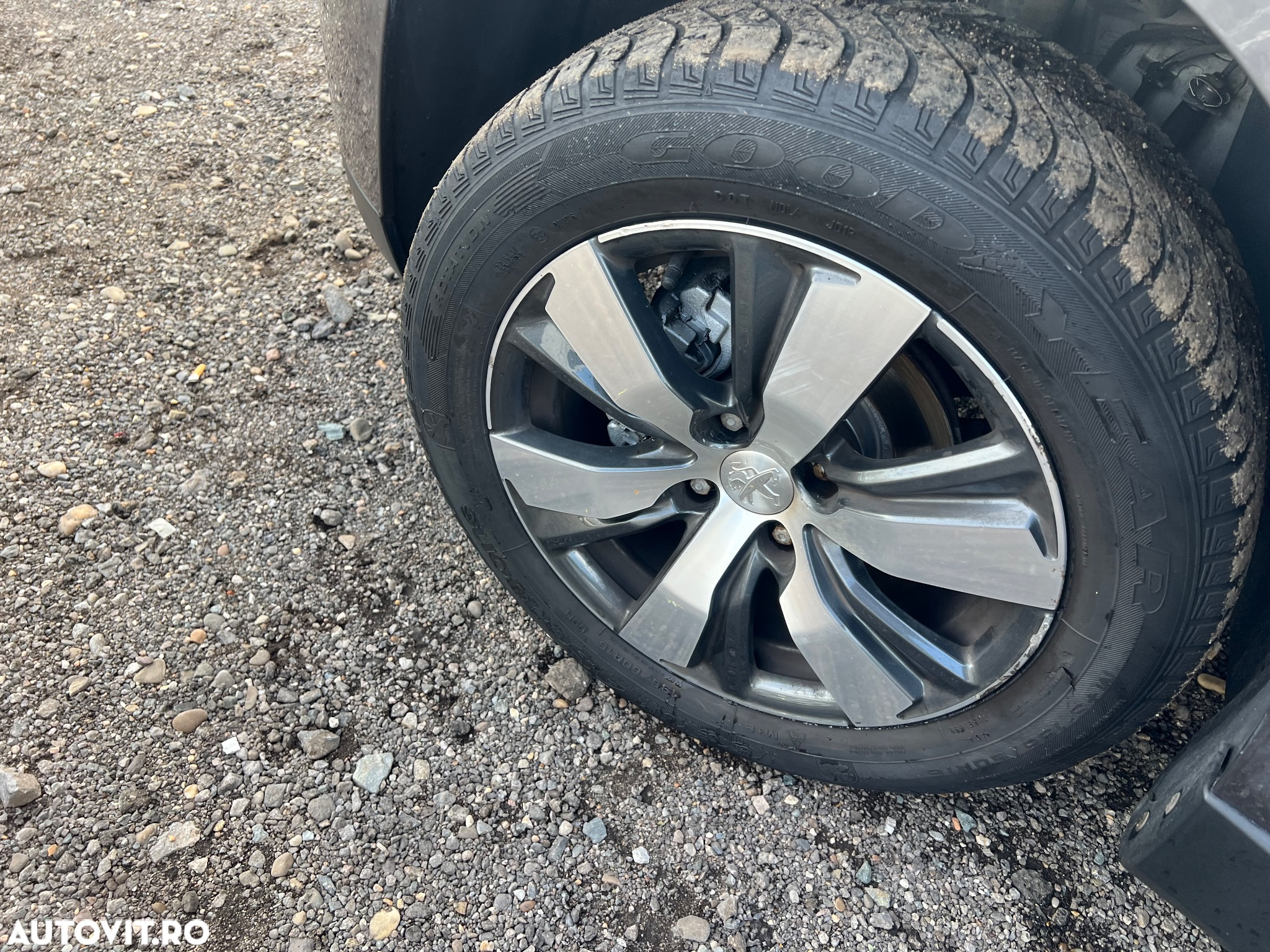 Peugeot 2008 1.2 L PureTech STT Active - 11