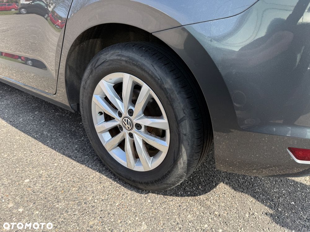 Volkswagen Touran - 26