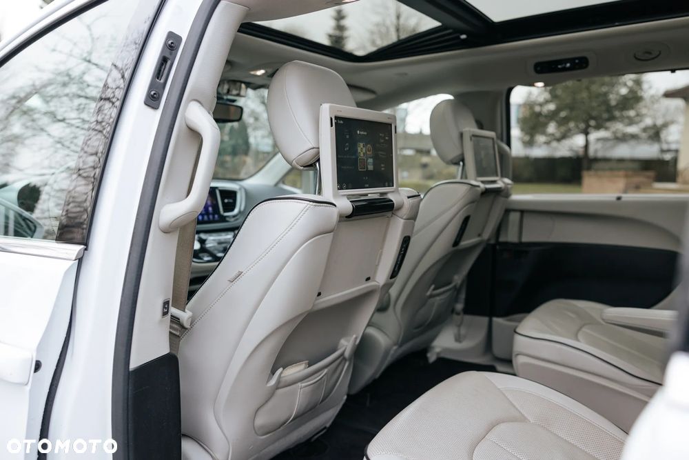 Chrysler Pacifica - 20