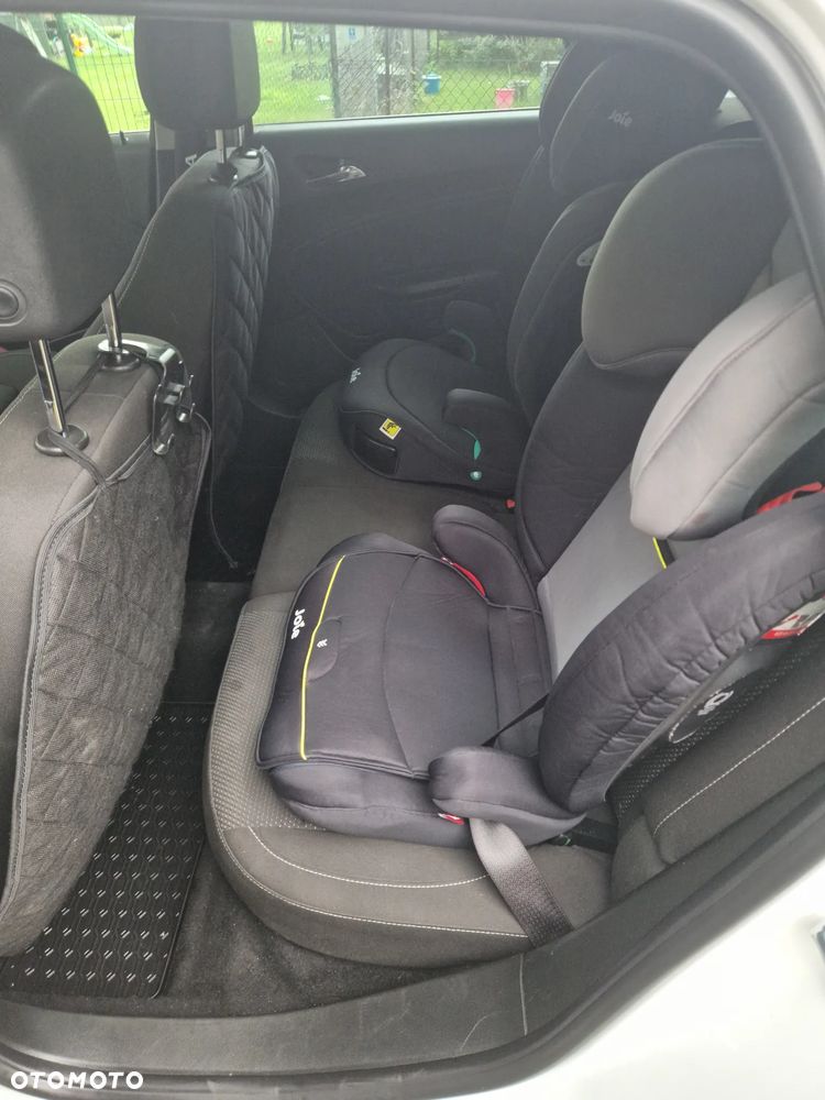 Opel Astra 2.0 CDTI DPF SportsTourer Edition - 9